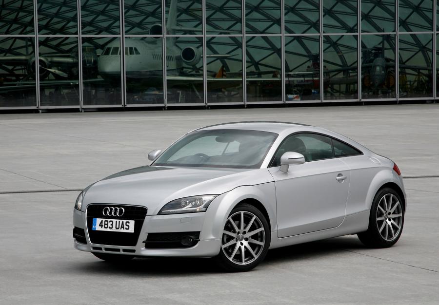  Audi TT Coupe (8J) 2006 года  (UK) (фото 2 из 20)